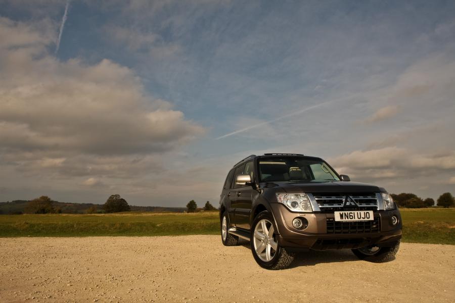  Mitsubishi Shogun 2012 года  (UK) (фото 17 из 17)